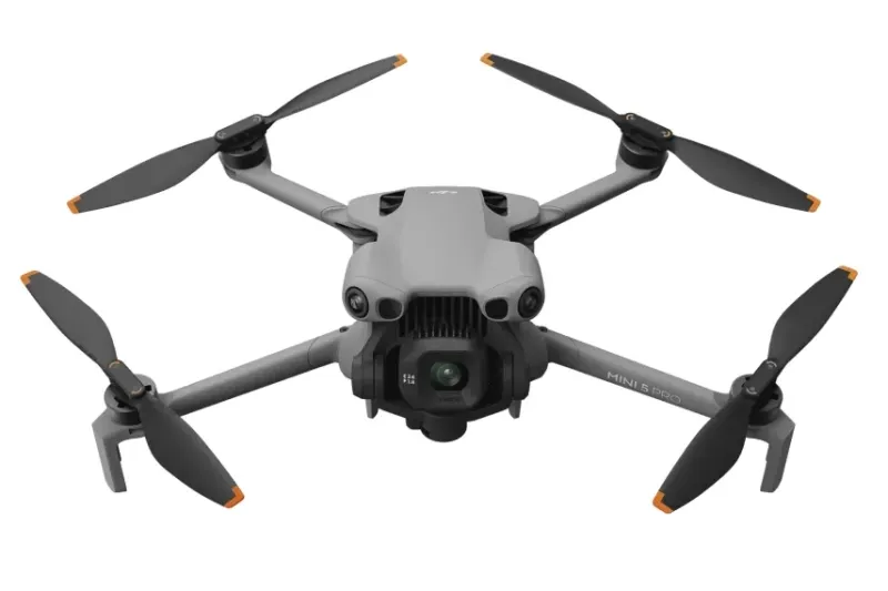 drony-pod-stromeček-855x570_do