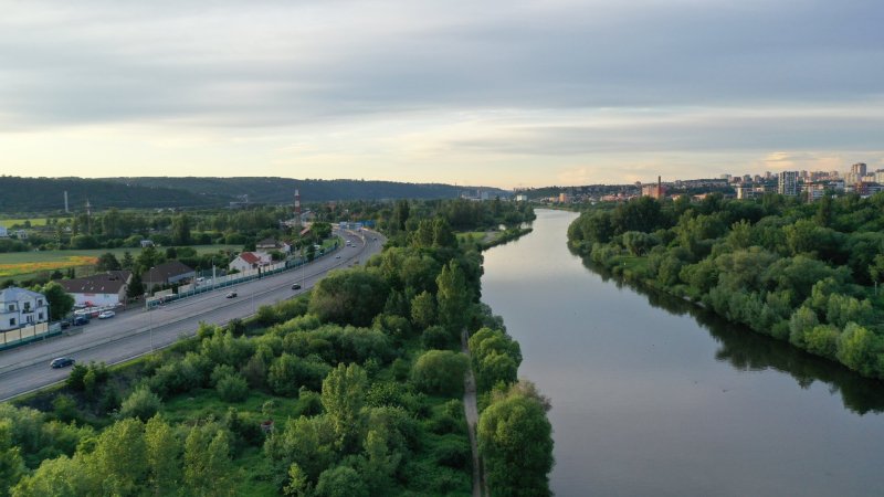 Originální verze fotografie z dronu před úpravou