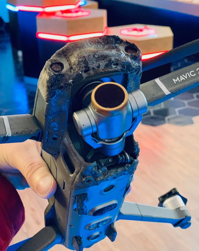 Létání s dronem – ohořelý dron