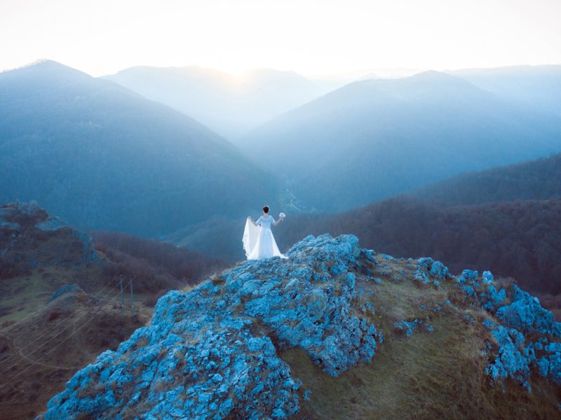 Natáčení svateb - na kopci | služby DronPro.cz II