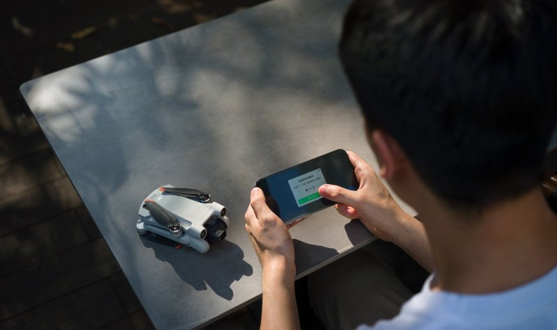 DJI Mini 3 Pro ovládáte pomocí aplikace DJI Fly