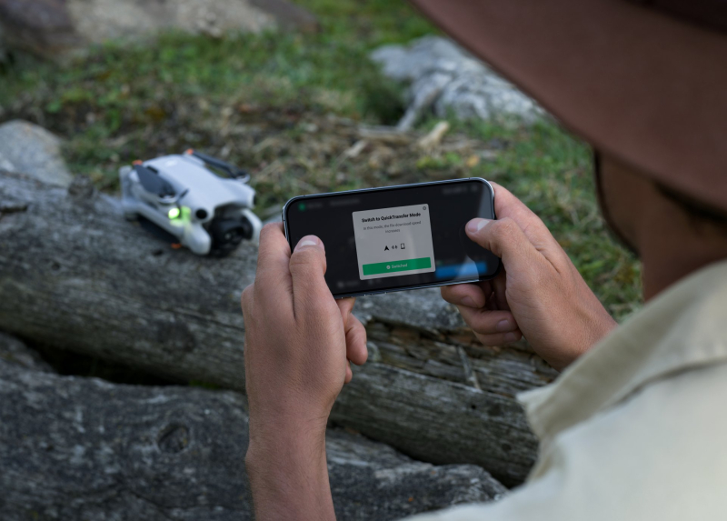 Ovládání Dron DJI Mini 4 Pro smartphonem