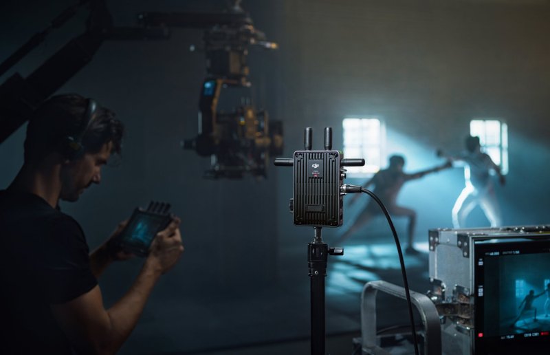 Vysílejte na více přijímačů s DJI Transmission Standard Combo