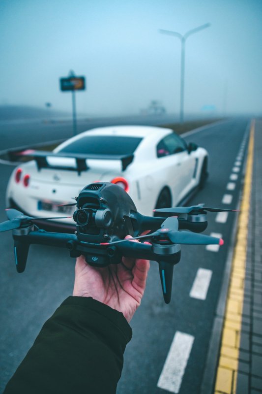 Dron DJI FPV zepředu