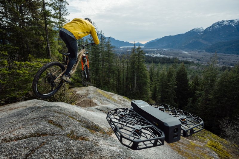 Dron HOVERAir X1 PRO Basic Combo kolo