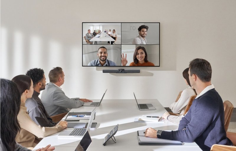 Insta360 Connect Videobar meeting