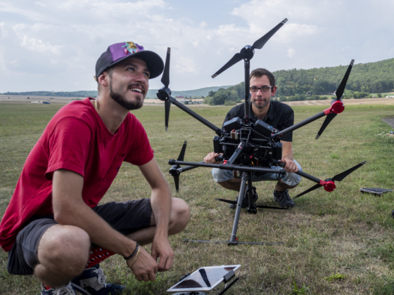 Řidičák na dron do SPECIFIC (omezené oblasti)