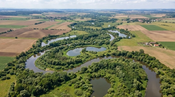 001_aerial-view-of-a-moravian-river