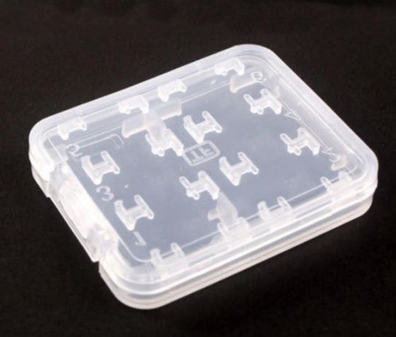 Transparentní pouzdro na paměťové karty