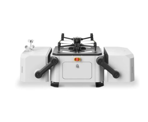 DJI Dock s DJI Matrice 30 v Dock verzi