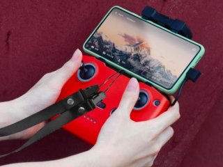 Červený silikonový kryt dálkového ovladače + popruh na krk