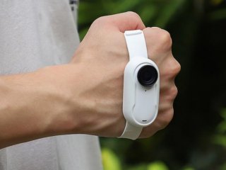 Bílý silikonový kryt a popruh na kameru Insta360 GO 3
