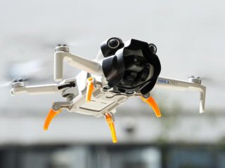 Černá sluneční clona na objektiv dronu DJI Mini 4 Pro