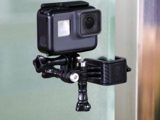 Držák akční kamery na skateboard