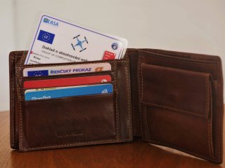 Laminovaný řidičák na dron