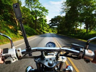 Držák na motorku s prodlužující tyčí na akční kameru