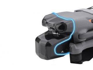 Šedý kryt kamery a předních senzorů na dron DJI Air 3