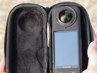 Šedé mini pouzdro na kameru Insta360 X4