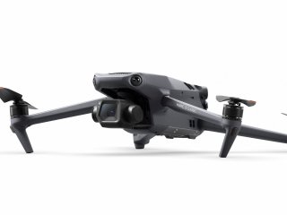 DJI Mavic 3 Classic (RC-N1) Fly More Combo