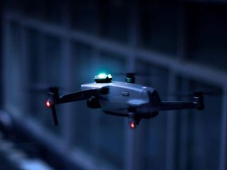 Přídavné blikající LED světlo na drony