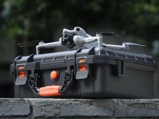 Voděodolný kufr s popruhem přes rameno na dron DJI Mini 4 Pro
