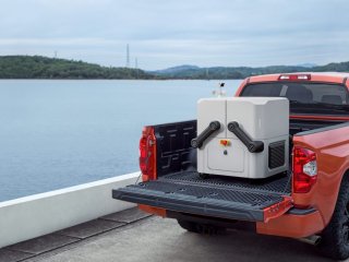 DJI Dock s DJI Matrice 30T v Dock verzi