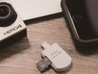 Adam Elements iKlips miREADER 4K Lightning / Micro USB čtečka microSD karet 2in1 - bílá
