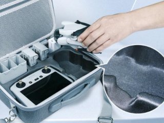 Šedé pouzdro s popruhem přes rameno na dron DJI Mini 3 / Mini 3 Pro