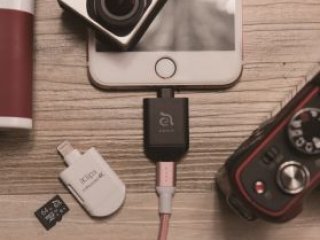 Adam Elements iKlips miREADER 4K Lightning / Micro USB čtečka microSD karet 2in1 - černá