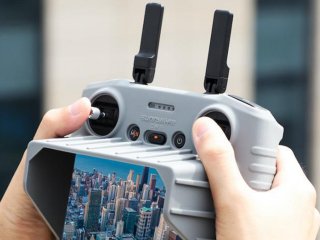 2v1 šedý silikonový kryt a sluneční clona na DJI RC 2