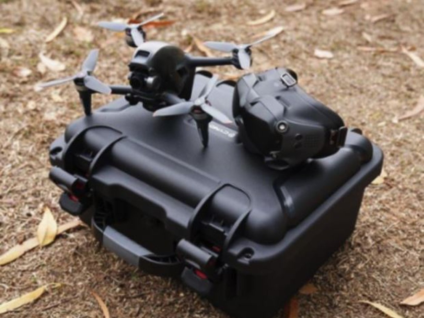 Cynova voděodolný kufr na DJI FPV závodní dron