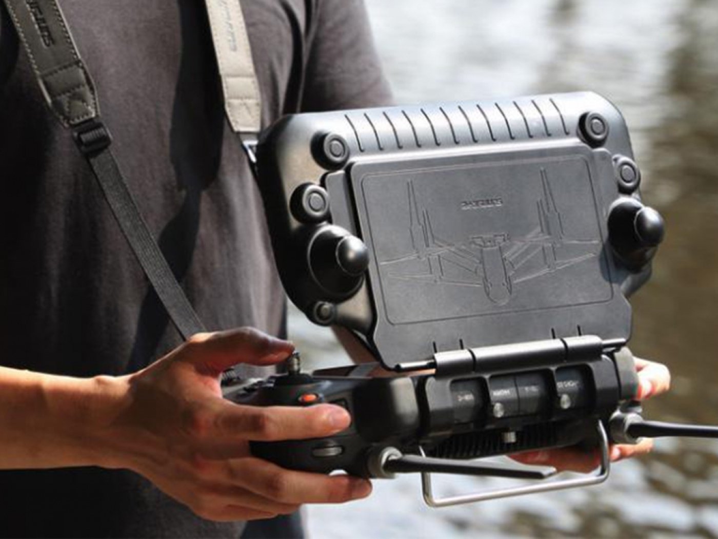 Sluneční clona a kryt dálkového ovladače DJI RC Plus