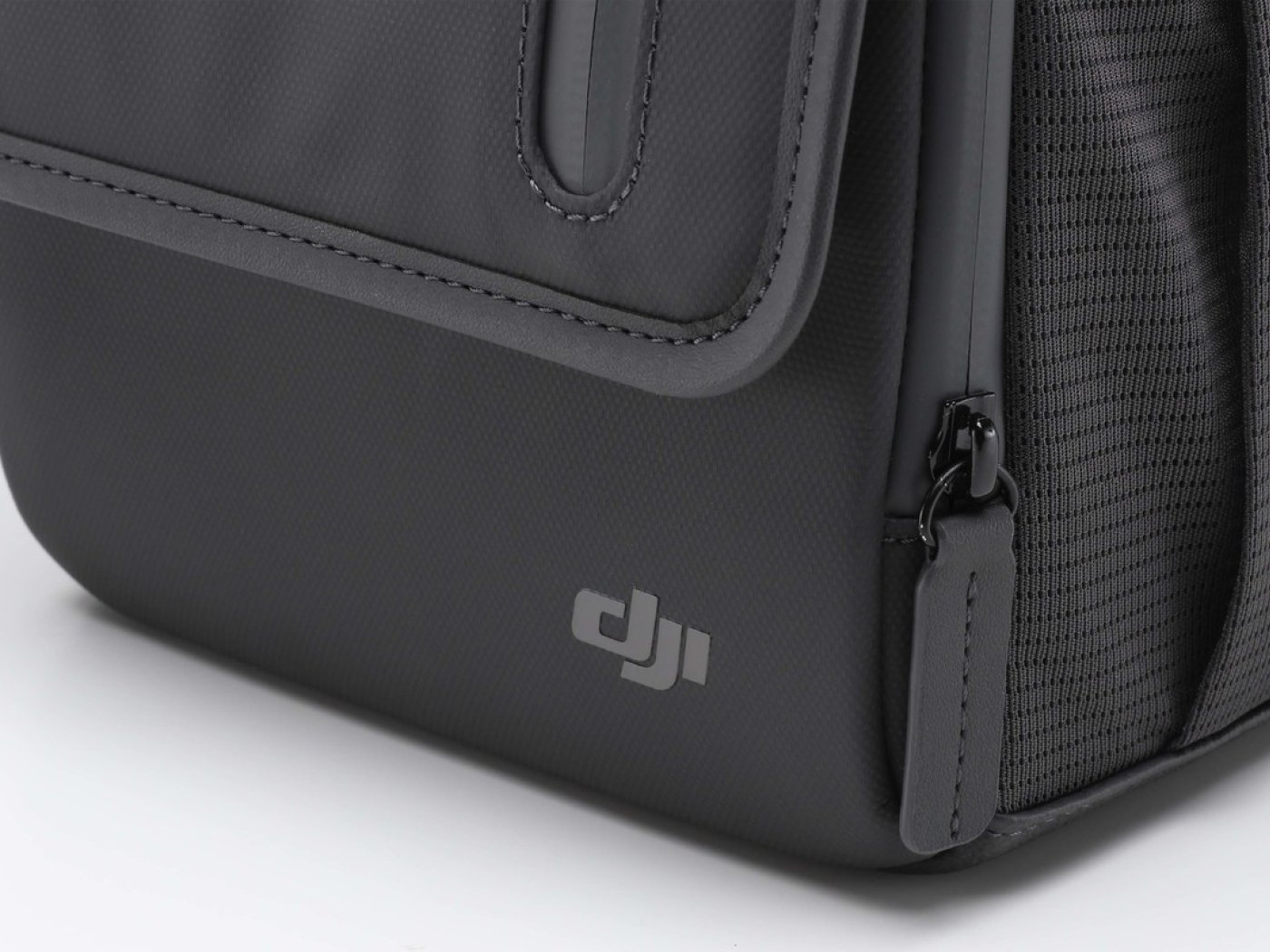 DJI Mavic 2 batoh přes rameno