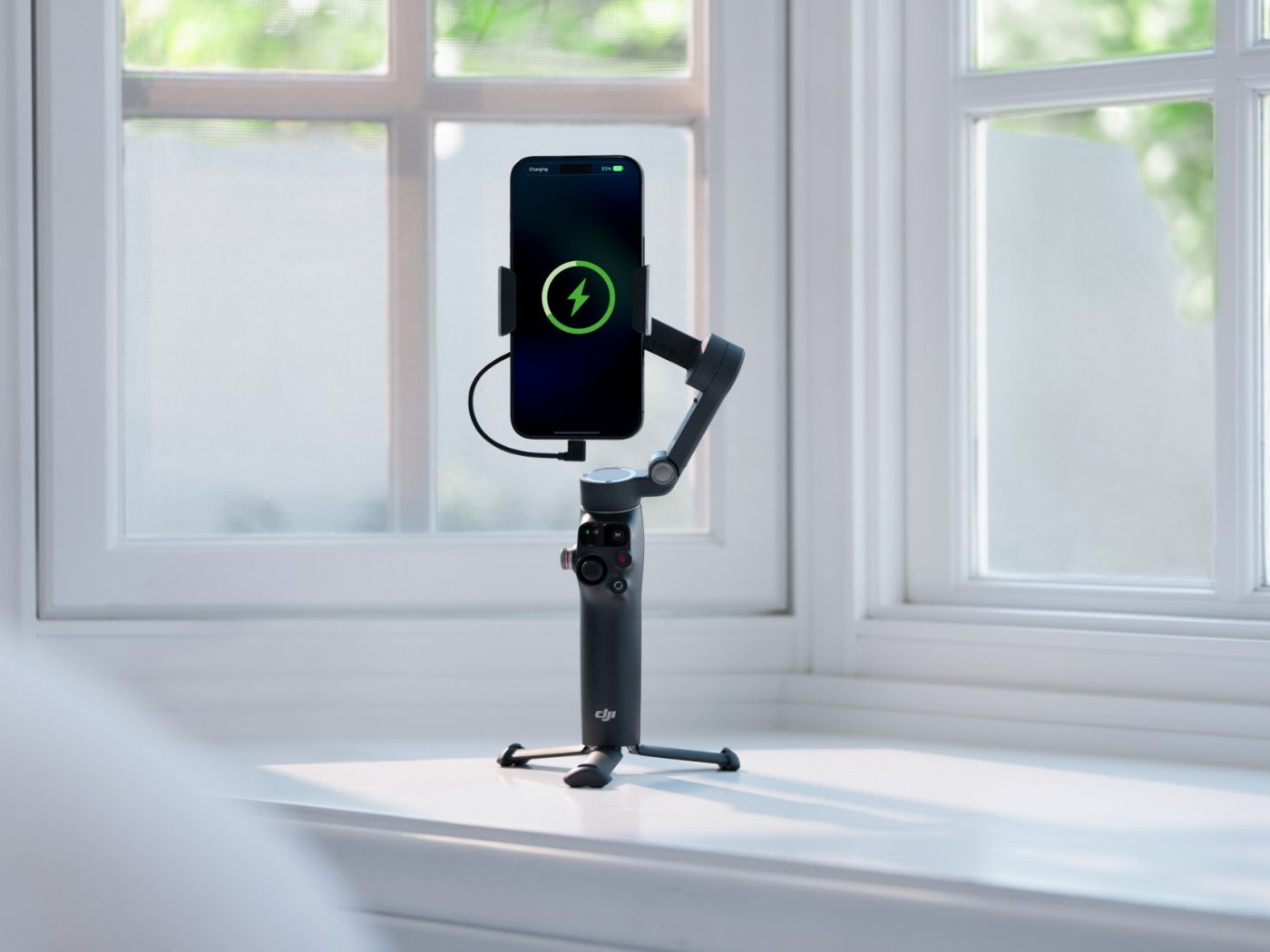 Ruční stabilizátor na mobil DJI Osmo Mobile 8