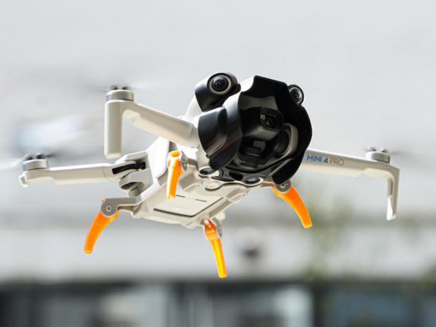 Černá sluneční clona na objektiv dronu DJI Mini 4 Pro