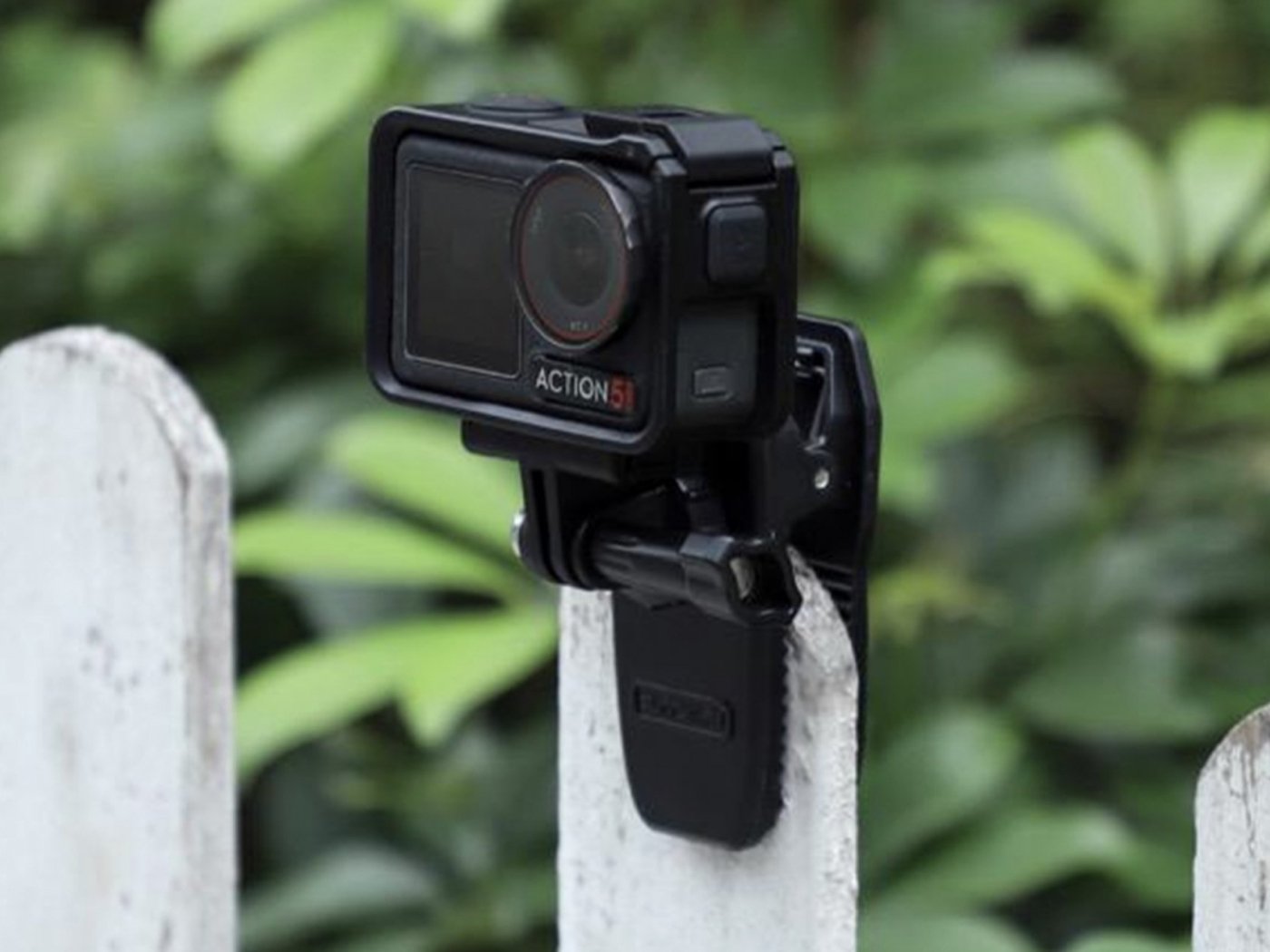 Multifunkční magnetický držák na batoh pro akční kamery