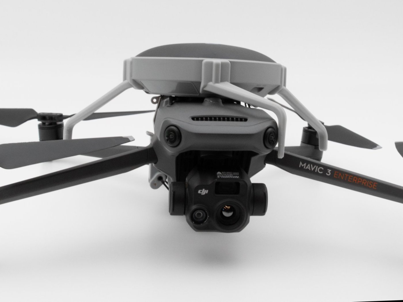 Bezpečnostní systém ParaZero SafeAir na dron DJI Mavic 3 Series