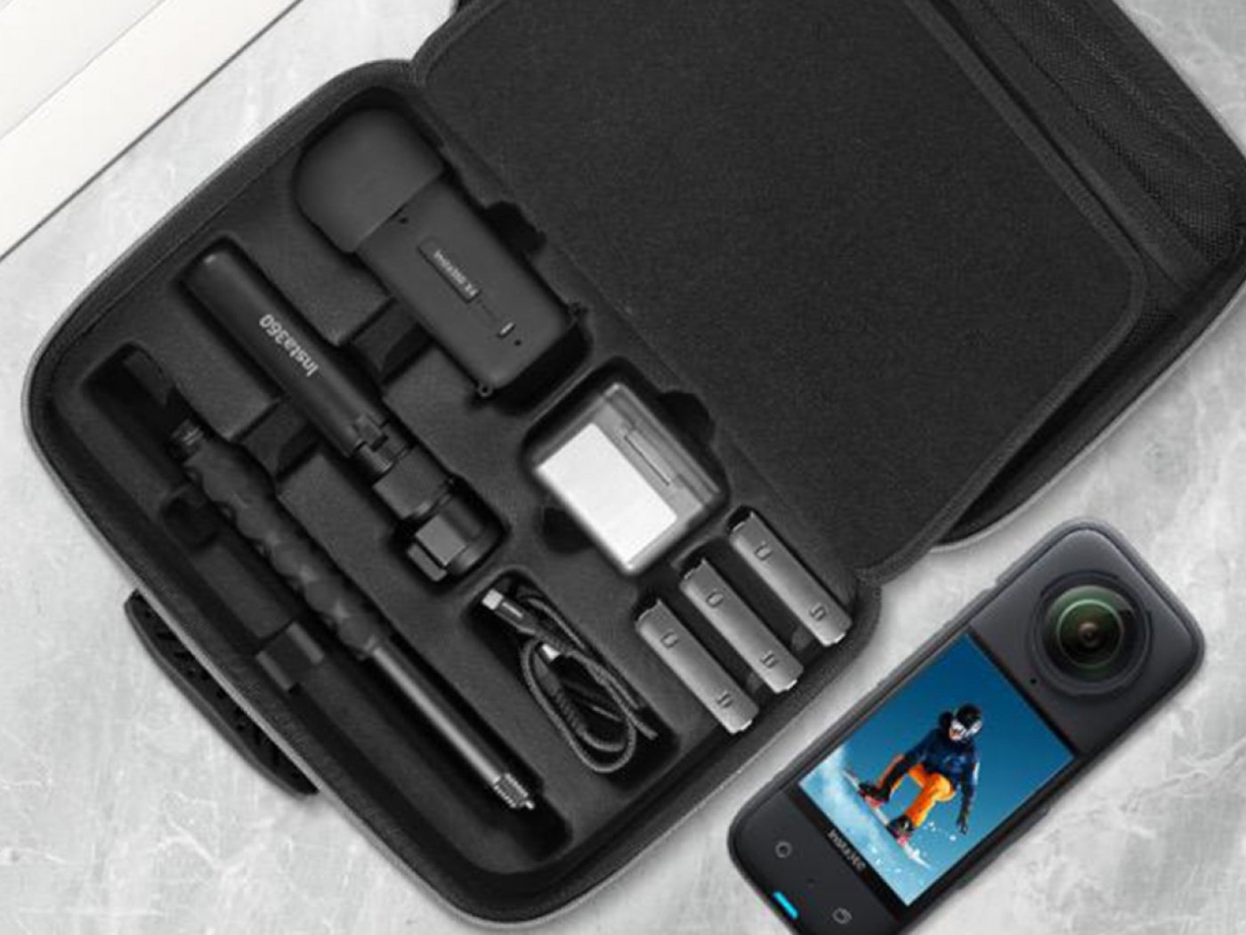 Šedé pouzdro na kameru Insta360 X4