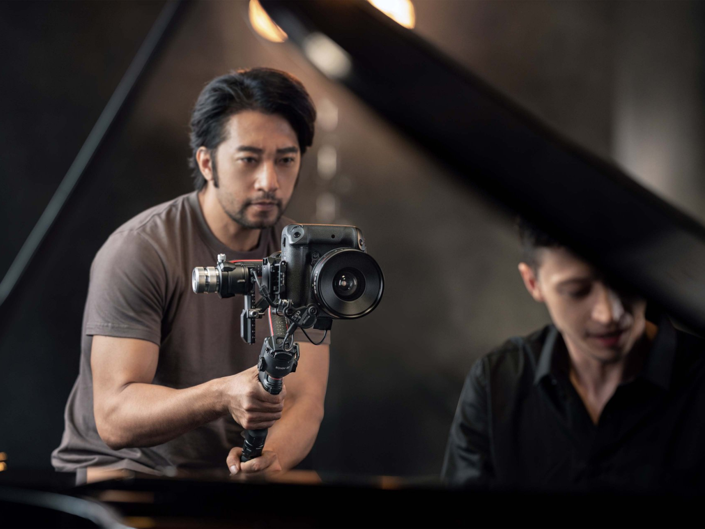 DJI RS 2 vertikální držák kamery