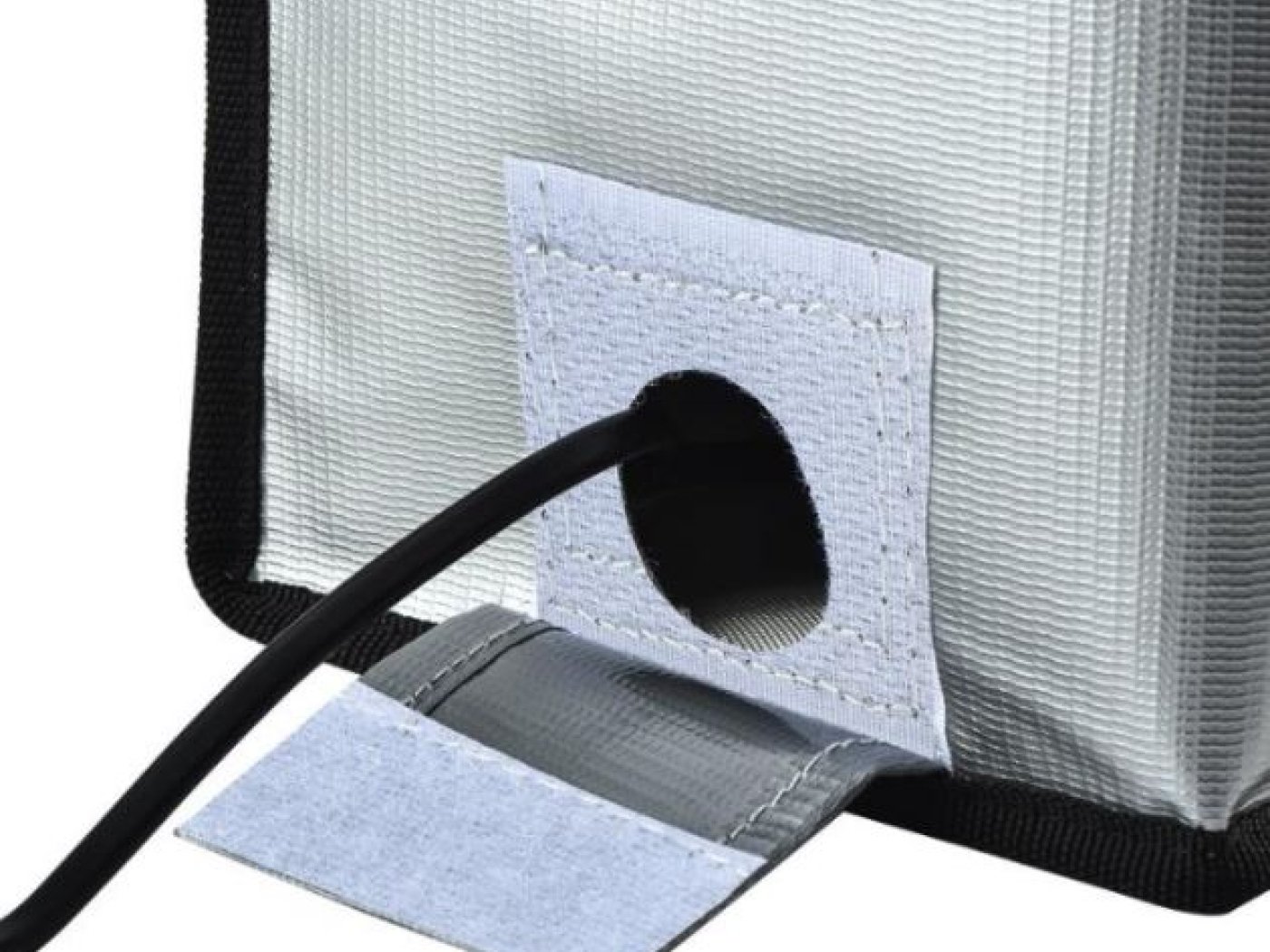 Univerzální bezpečnostní obal na baterie dronu