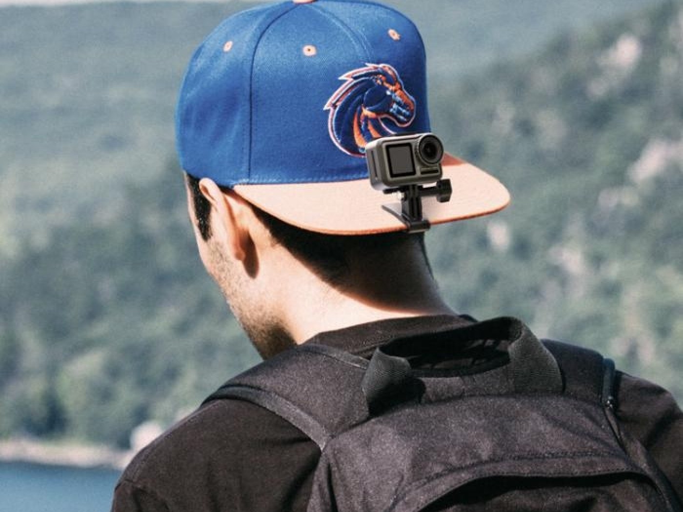 Držák akční kamery na kšiltovku