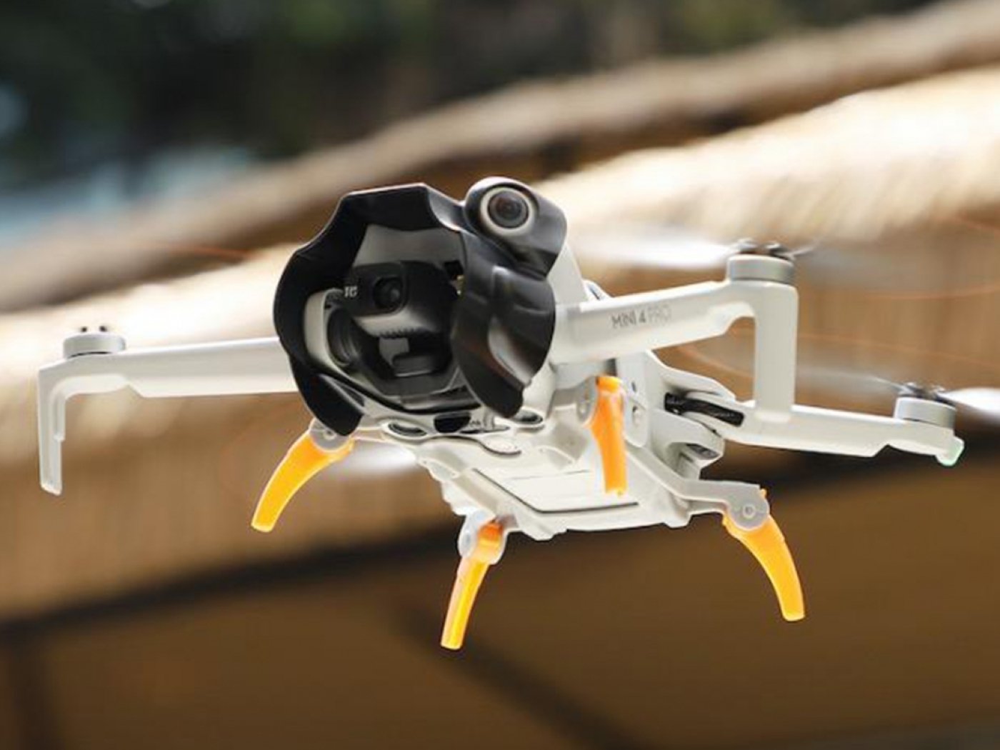 Černá sluneční clona na objektiv dronu DJI Mini 4 Pro
