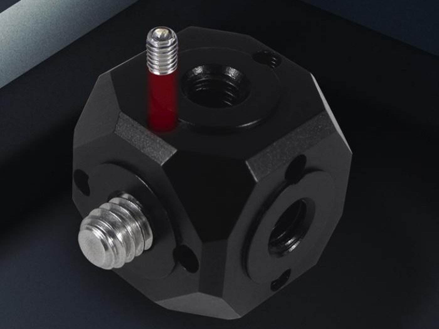 Adaptér s 1/4 závity pro akční kameru