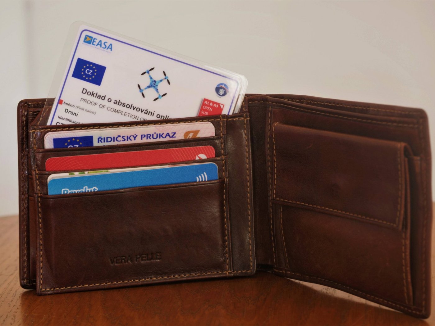 Laminovaný řidičák na dron