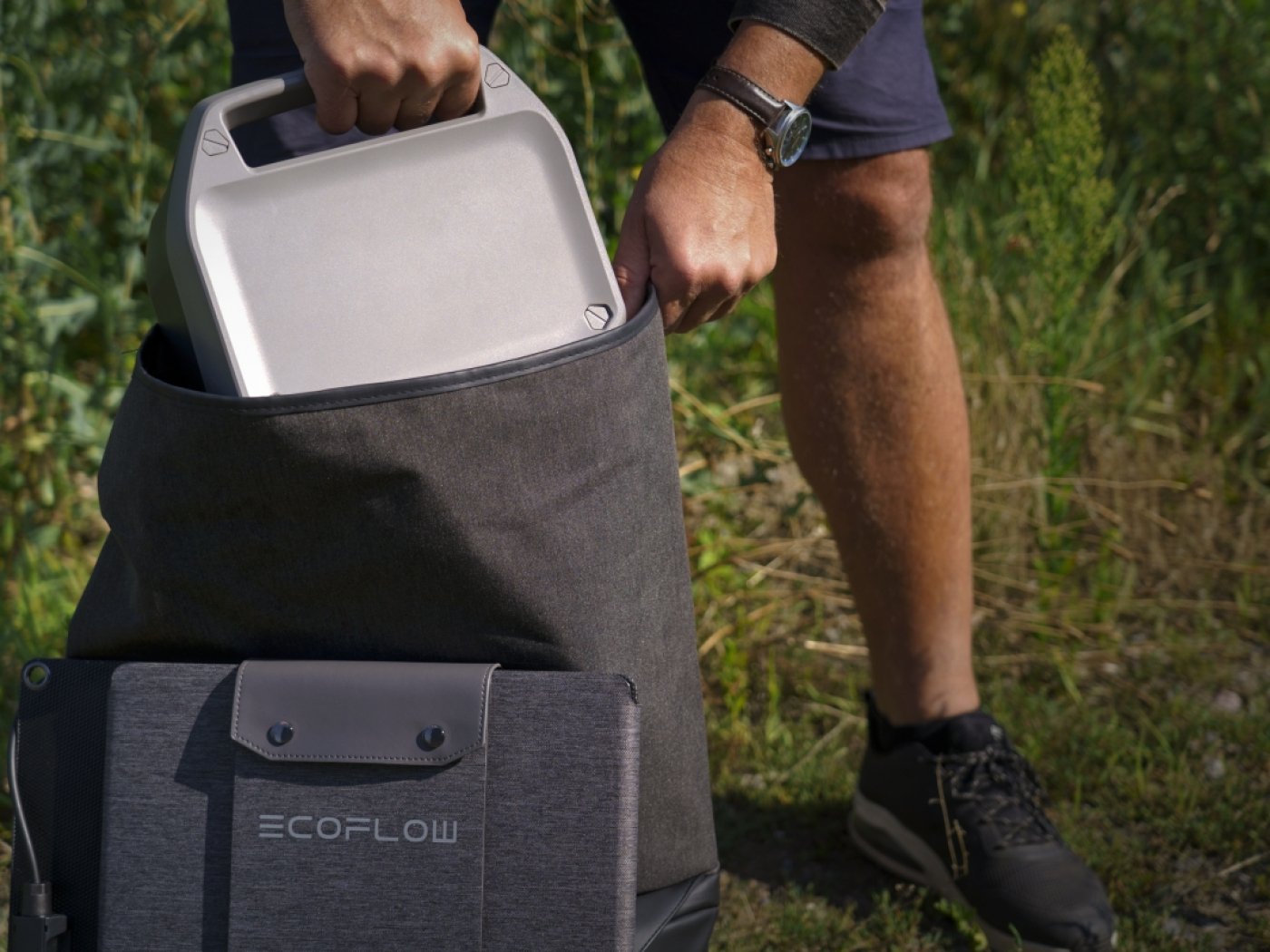 Přenosná nabíjecí stanice EcoFlow RIVER 2 + EF batoh + solární panel 60W