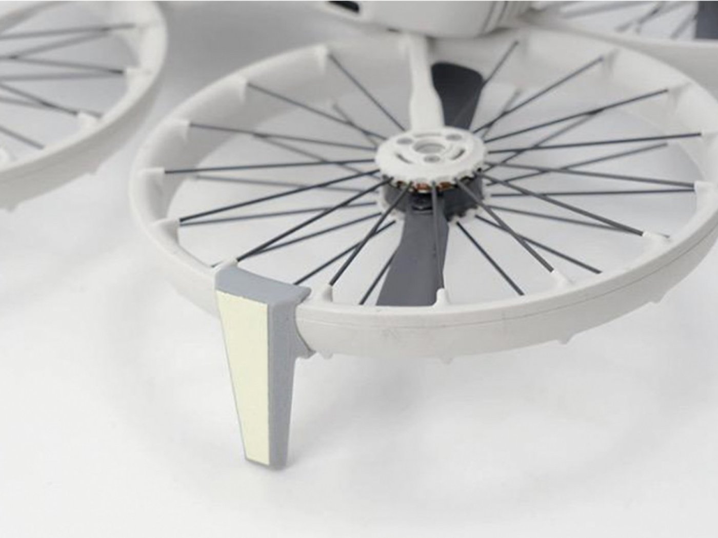 Zadní podvozek s noční svítící nálepkou na dron DJI Flip