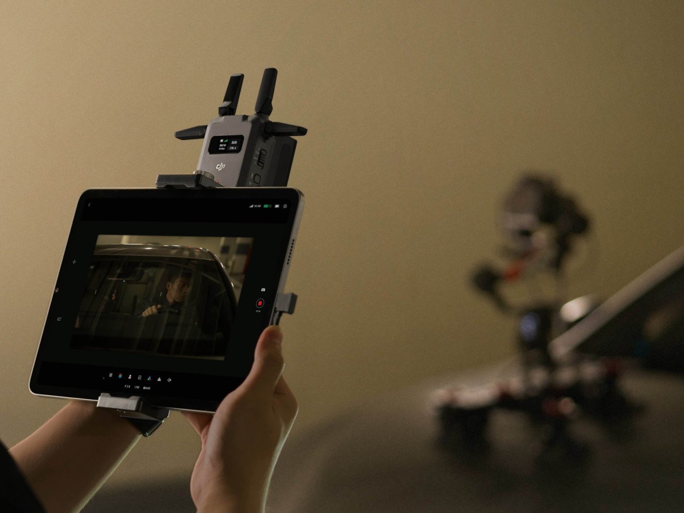 DJI SDR Transmission Tablet Holder Kit