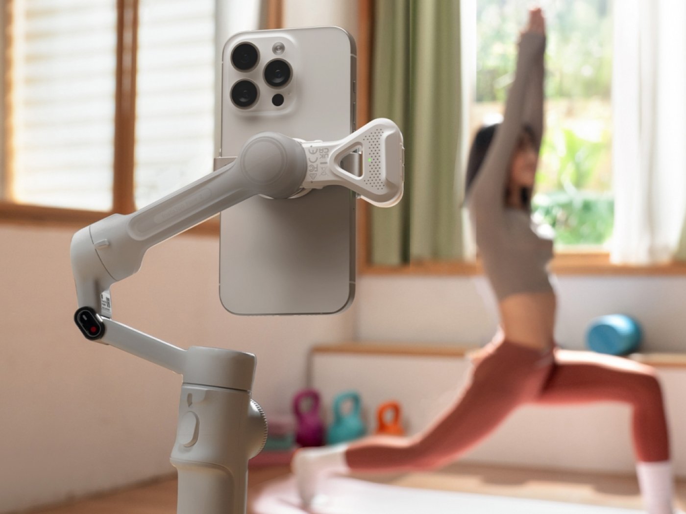 Stabilizátor na telefon Insta360 Flow 2 AI Tracker Bundle (bílý)