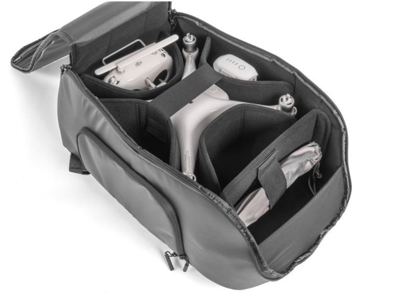 DJI Phantom 3 Standard + 2 baterie navíc + batoh Incase X