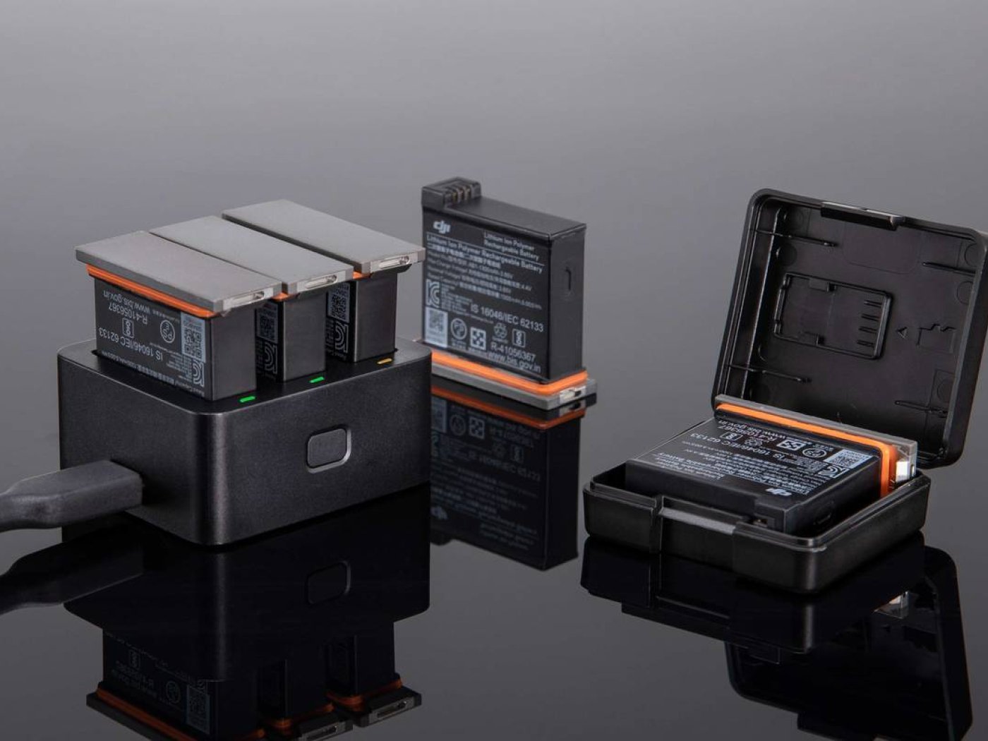 DJI Osmo Action nabíjecí hub + dvě baterie